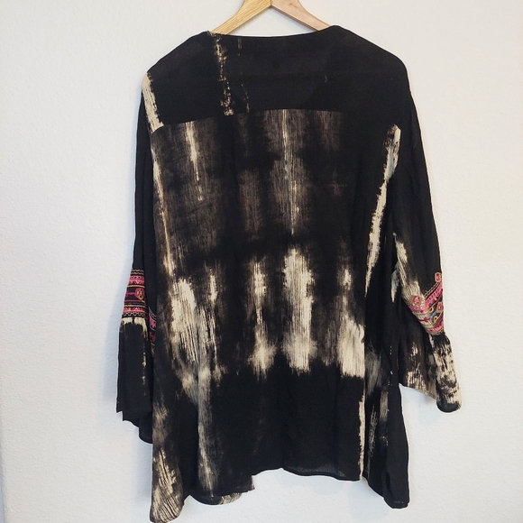 Calessa Floral Embroidered Bleached Tie DyeTop Size 1X‎ - Picture 6 of 9